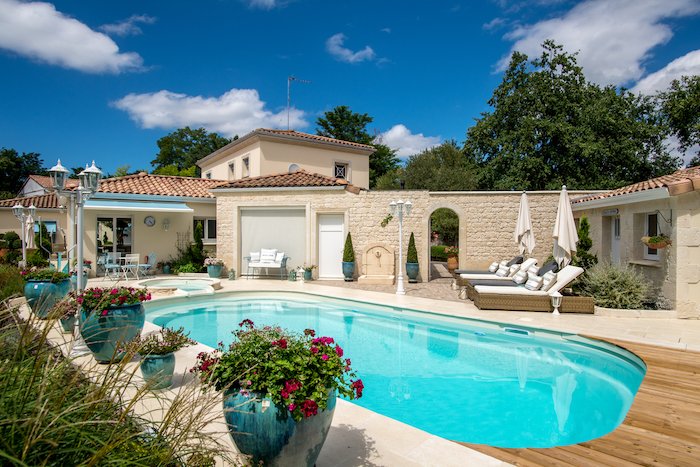 Quelle taille prendre pour une piscine creusée ?