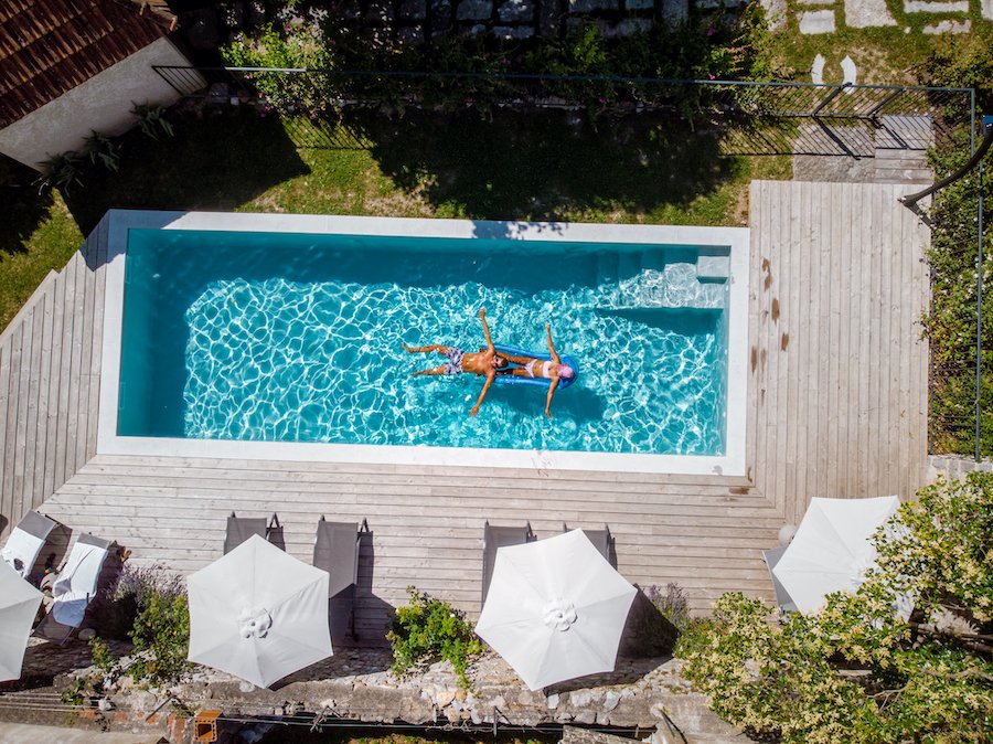 Robot de piscine et nettoyage du bassin automatique ou manuel