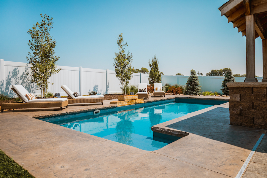 Passer sa piscine du chlore au sel, combien ça coûte ?