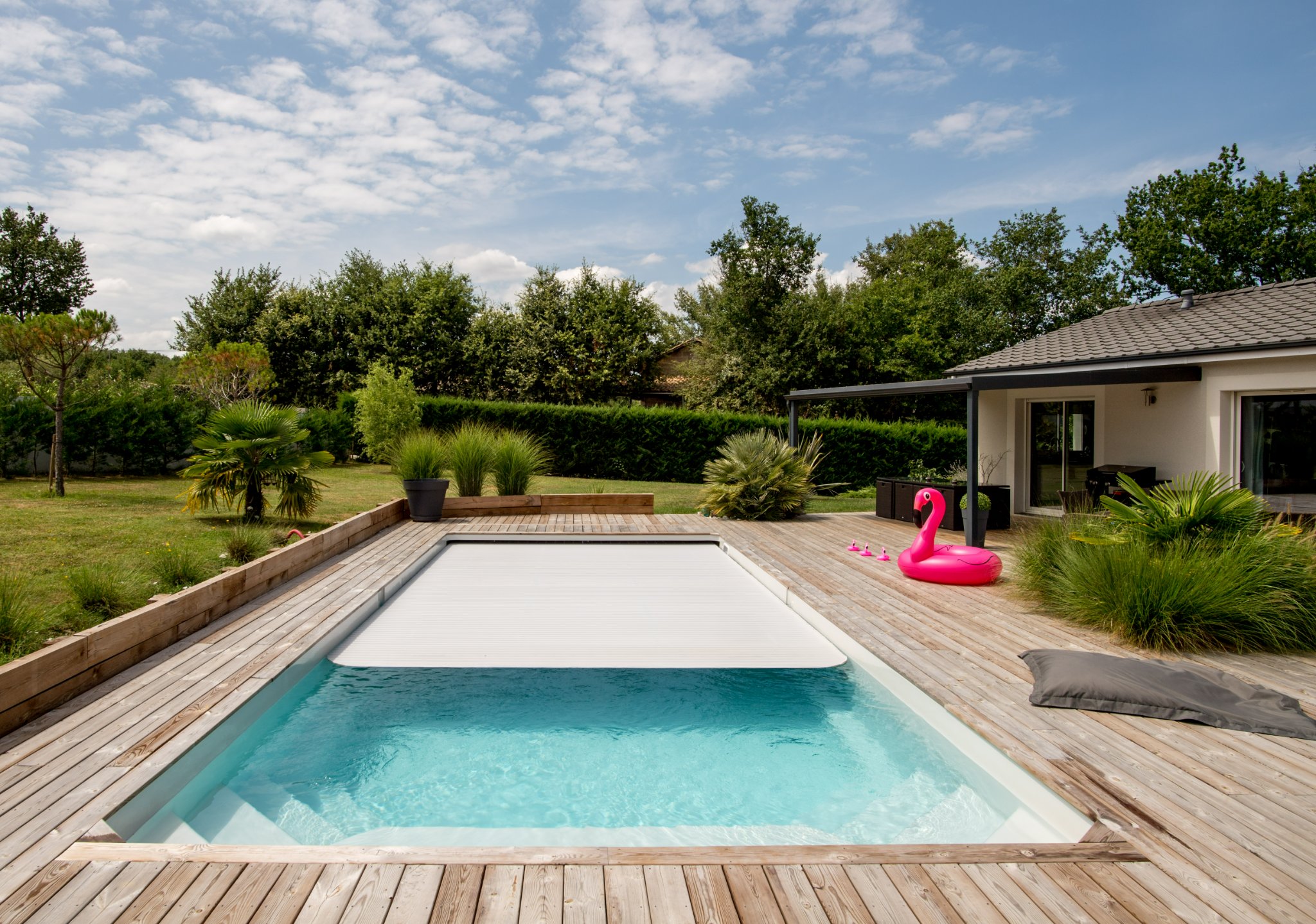 Taux de sel, hivernage… Comment réussir l’entretien de sa piscine au sel ?