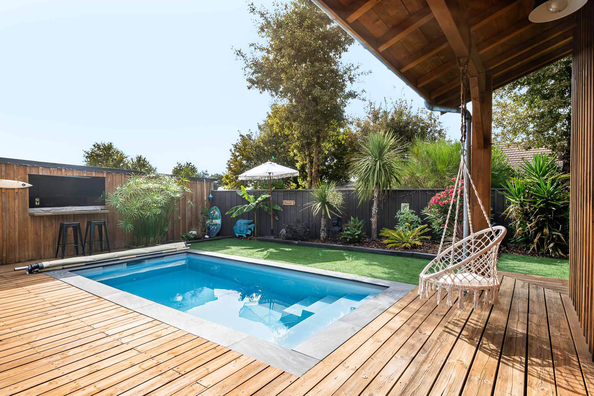 Autour d’une Maison / Autour d’une Piscine