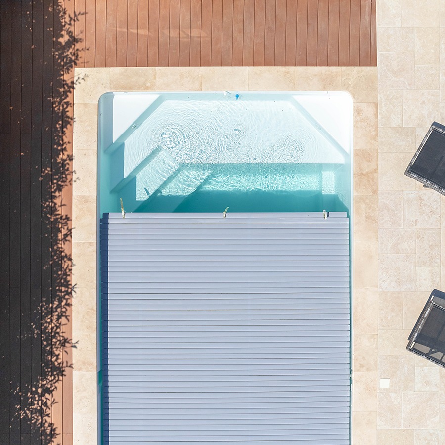 Piscine Motu, avec volet immergé