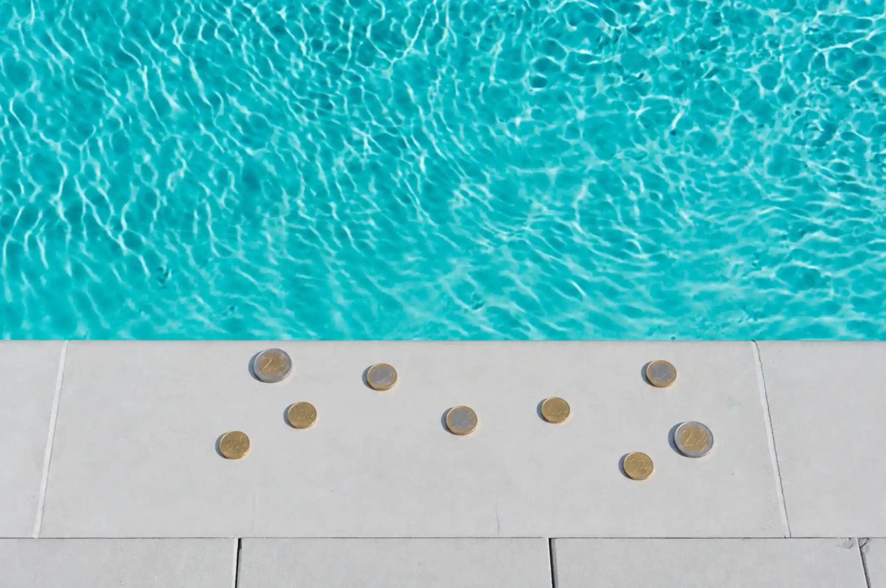 dépenses et couts electriques piscine coque installée en extérieur poste principal de consommation